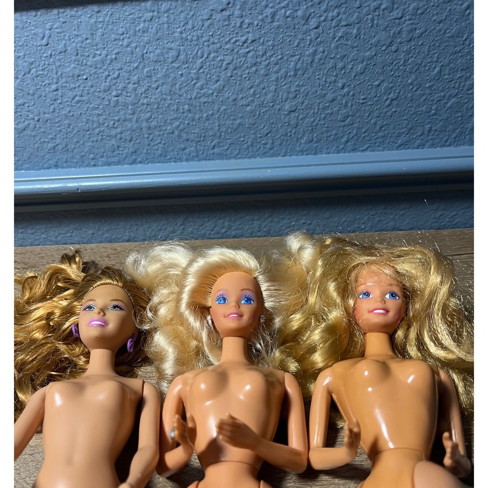 Lot of 3‎ Vtg Barbies Blue Eyes Posable Toy Figure